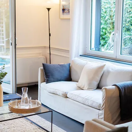 Luxury Villa, Pool And Garden, Perfect Location 빌라 보로쉬르메르