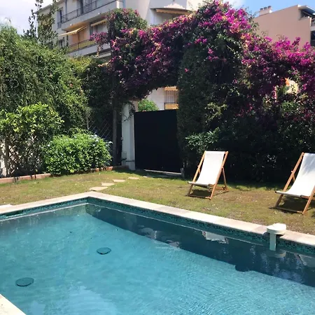 Luxury Villa, Pool And Garden, Perfect Location 빌라 보로쉬르메르